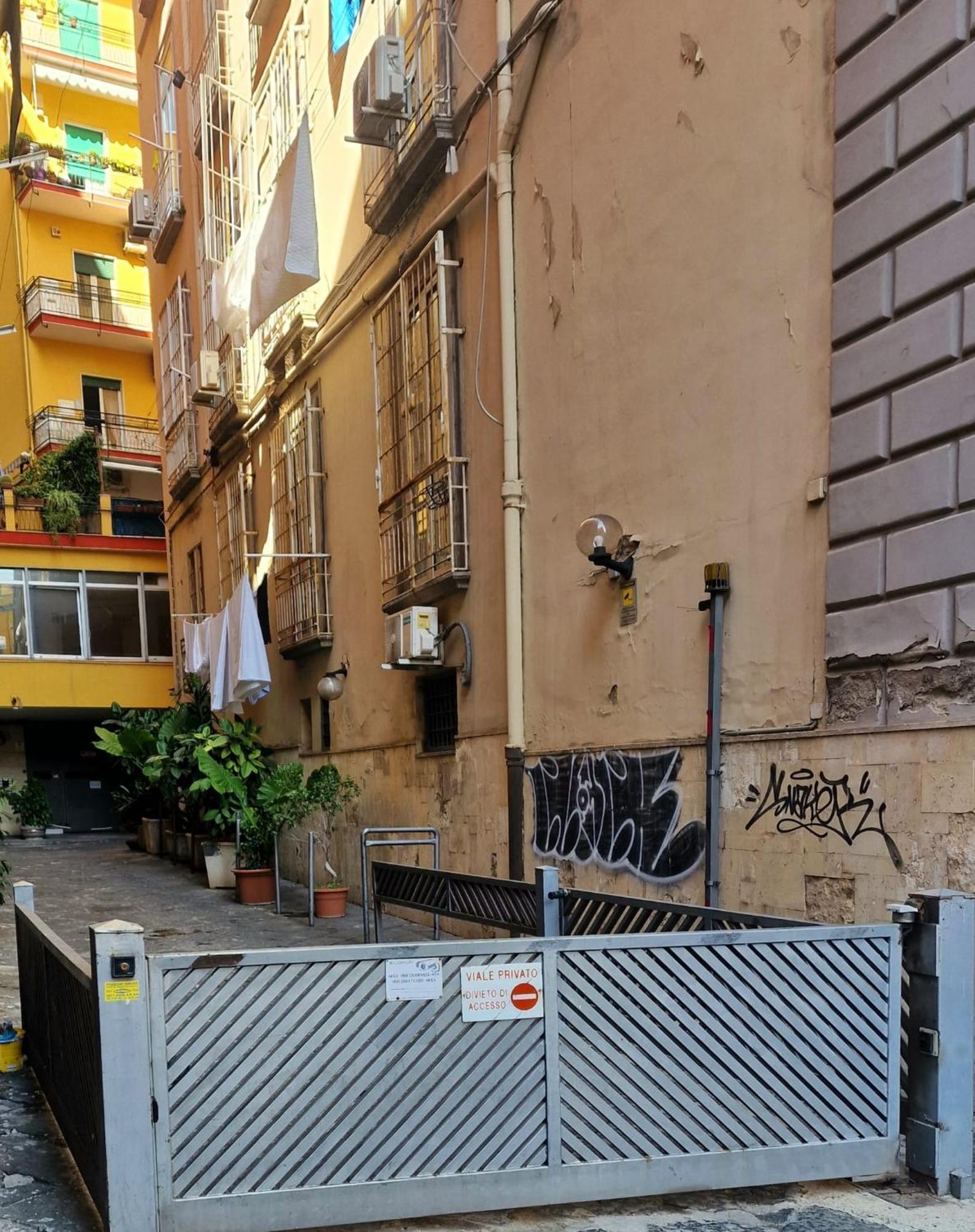 Faccia Gialla Napoli Casa Vacanze Exterior photo